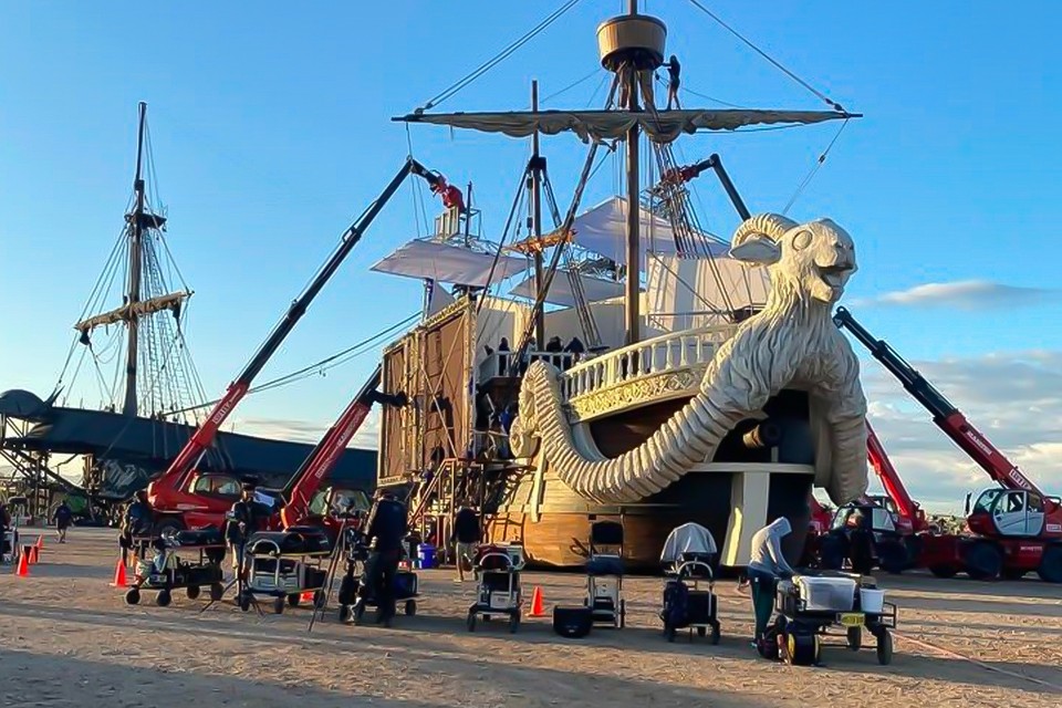 Photo of "Going merry" set in front of the bow for Netflix "A piece"