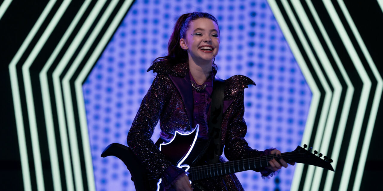 Disney Channel Reveals First Look at Vampirina: Teenage Vampire